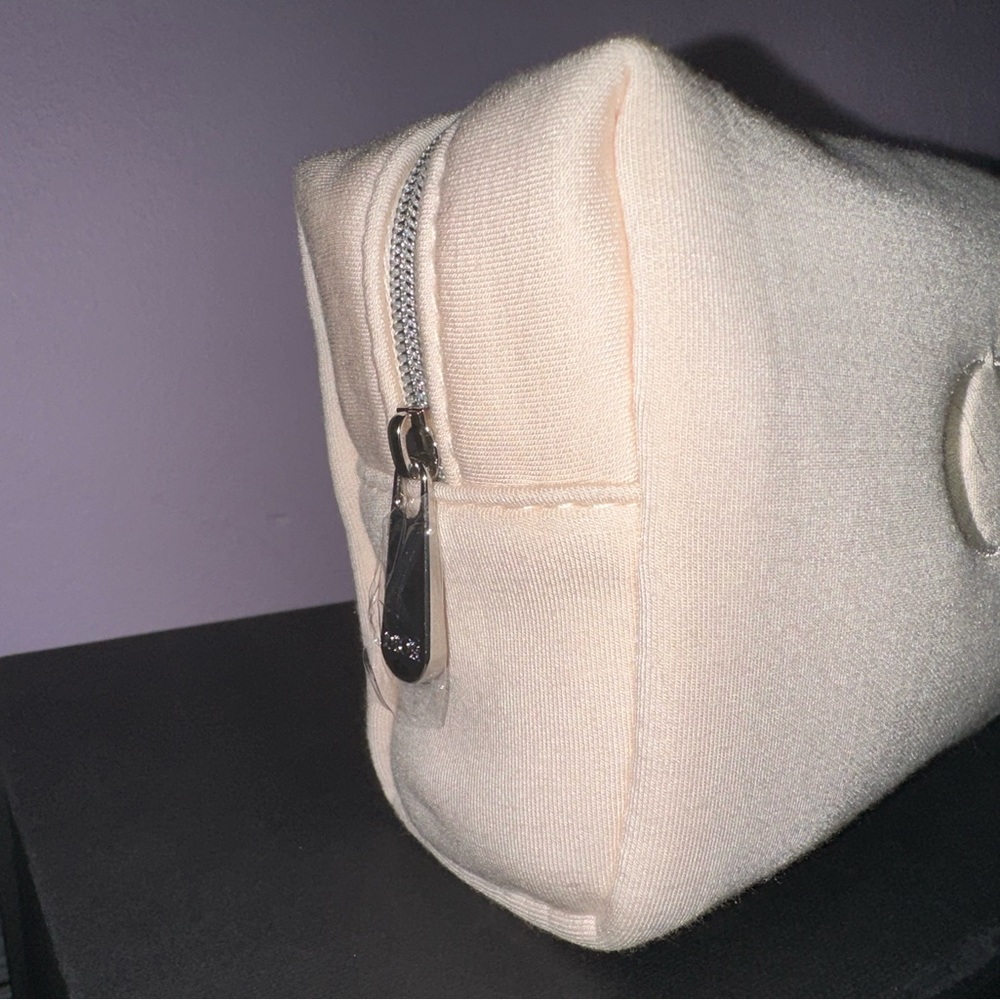 NWT LUXURY DIOR travel cosmetic bag! - Picture 2 of 9